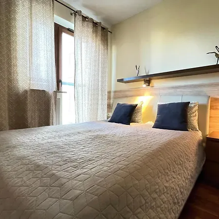Superior Pulawska, 4 Rooms, 3 Bedrooms, Metro! Recepcion24h! شقة