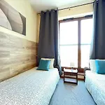 アパート Superior Pulawska, 4 Rooms, 3 Bedrooms, Metro! Recepcion24h!
