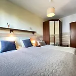 Superior Pulawska, 4 Rooms, 3 Bedrooms, Metro! Recepcion24h! アパート ワルシャワ
