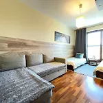 アパート Superior Pulawska, 4 Rooms, 3 Bedrooms, Metro! Recepcion24h! *