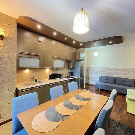 Superior Pulawska, 4 Rooms, 3 Bedrooms, Metro! Recepcion24h! شقة