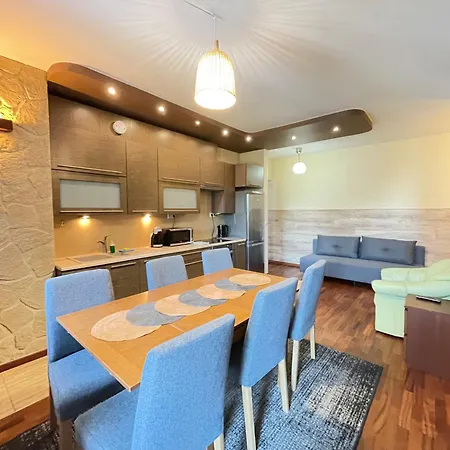 Apartmán Superior Pulawska, 4 Rooms, 3 Bedrooms, Metro! Recepcion24h! *