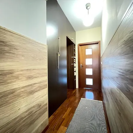 Lägenhet Superior Pulawska, 4 Rooms, 3 Bedrooms, Metro! Recepcion24h!